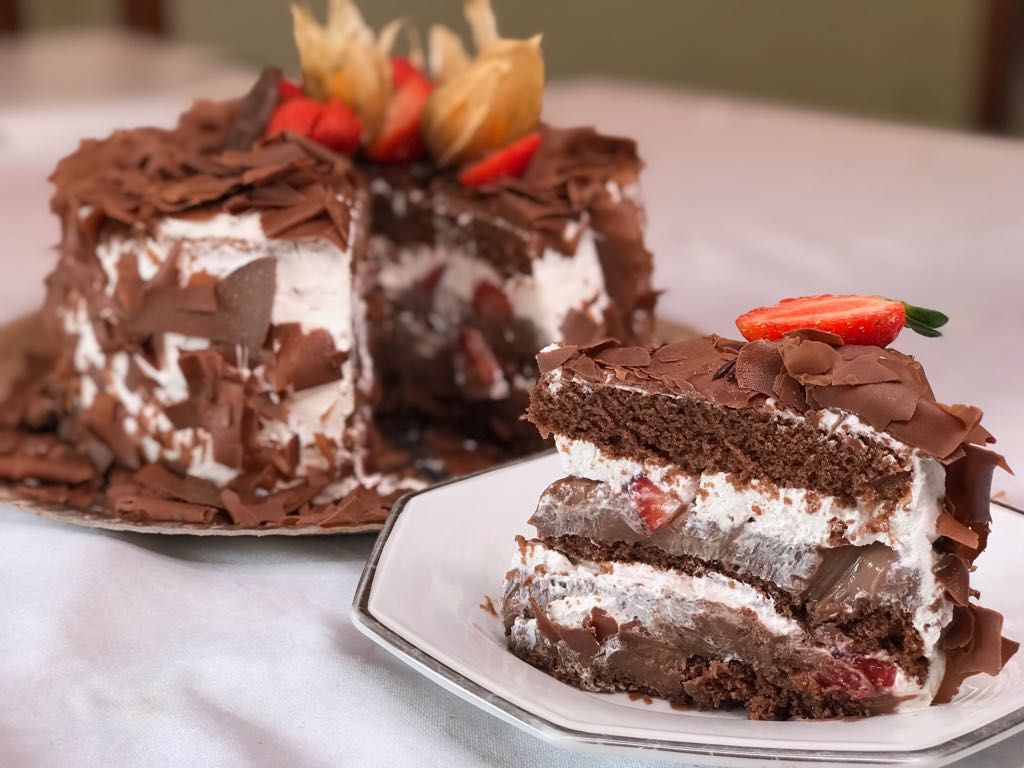Torta Floresta Negra com Morangos Torta Floresta Negra com Morangos